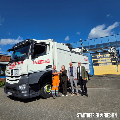 Stadtbetrieb Frechen GmbH nimmt neues Hochleistungs-Saugspülfahrzeug in Betrieb